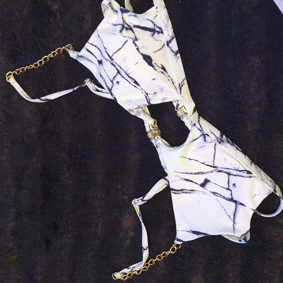 Super sexy marble bikini - Picture 5 of 11